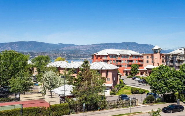 Corner Unit With Lakeview at Playa #402