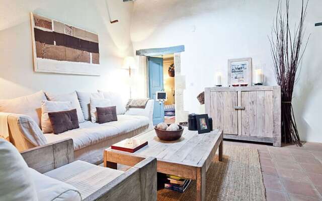 Traditional House Restored for 6 Persons With Pool in Ullastret