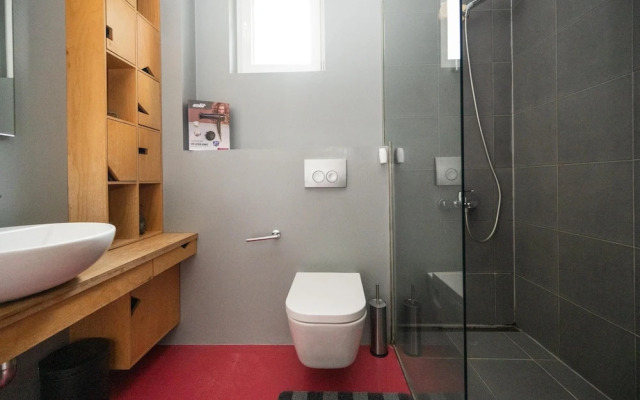 Design 1bdr Apartment With City View
