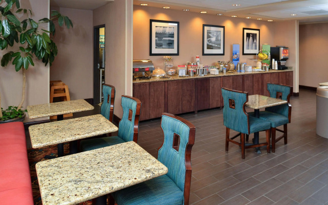 Hampton Inn by Hilton Eagle Pass