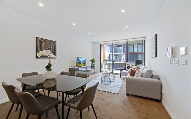 HomeHotel-Waterside Luxury & New Residences