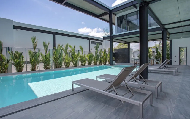 Stylish Salt Pool Villa Sunset Garden 5