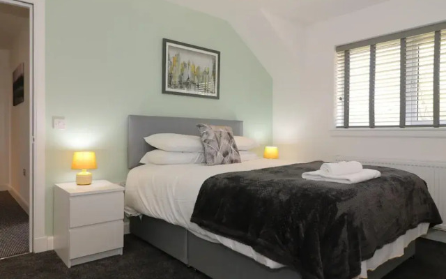 Railway House 5 bed - Maryhill