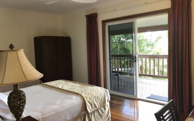 Daintree Manor Bed & Breakfast