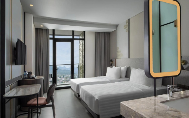 Hotel Santika Premiere Padang
