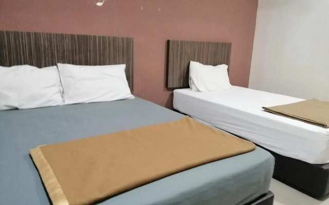 OYO 89985 Js Hotel