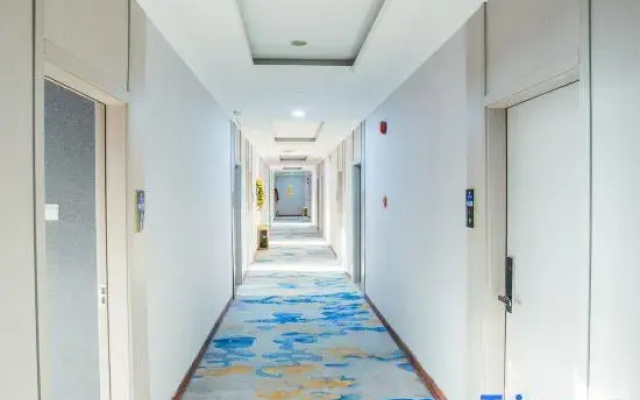 Victoria Hotel (Cenxi Hospital of Traditional Chinese Medicine)