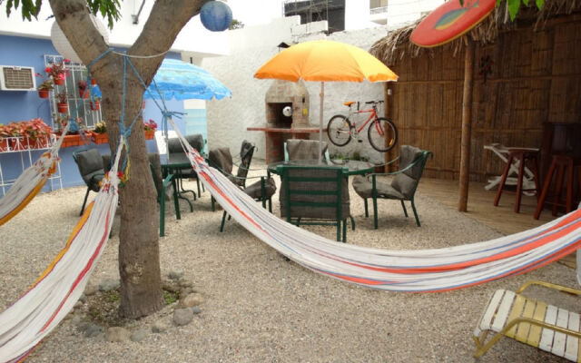 Chescos Hostel & Hotel
