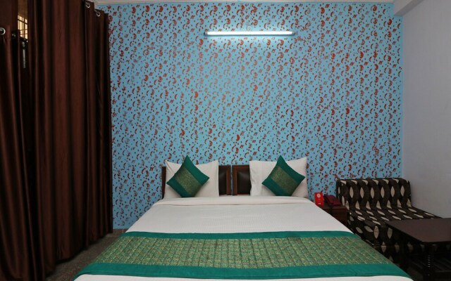 OYO 13107 Westend Residency