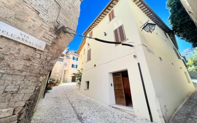 "spoleto Storico Spacious City House - car Unnecessary - Wifi - Sleeps 10"