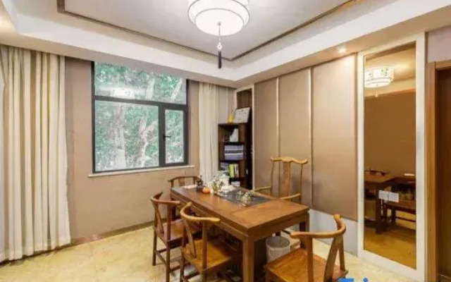 Xilin Hotel (Zhengzhou Erqi Wanda Plaza)