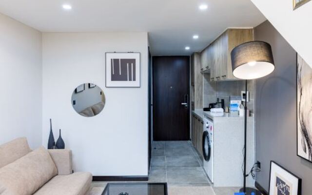 Cloud Travel High-end LOFT Hotel apartment (Jiuyanqiao Store)