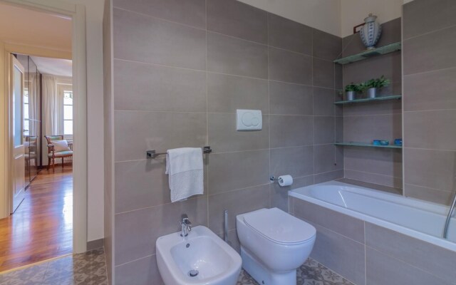 Easy Welcome Aglaia Luxury Lake View Apartment