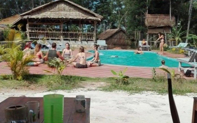 Thuyhouse Resort