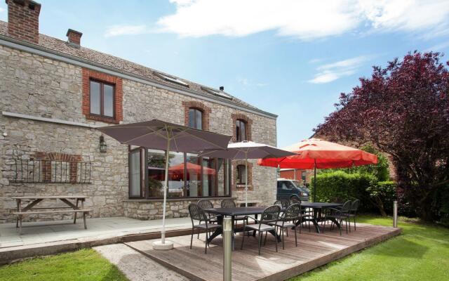 Spacious Holiday Home in Humain with Garden