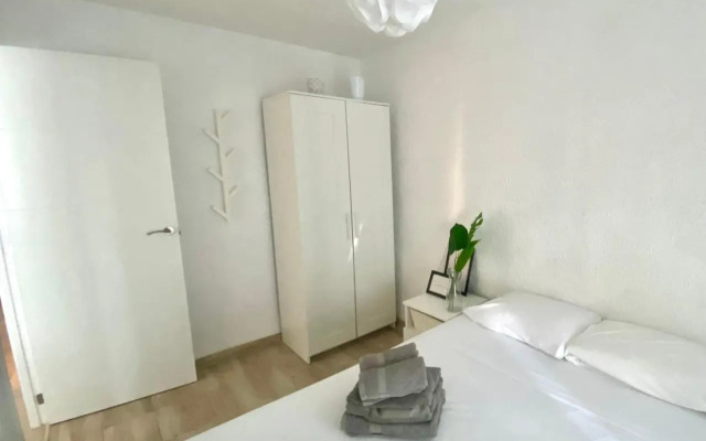 Apartamento con piscina y garaje, Playa a 10 min