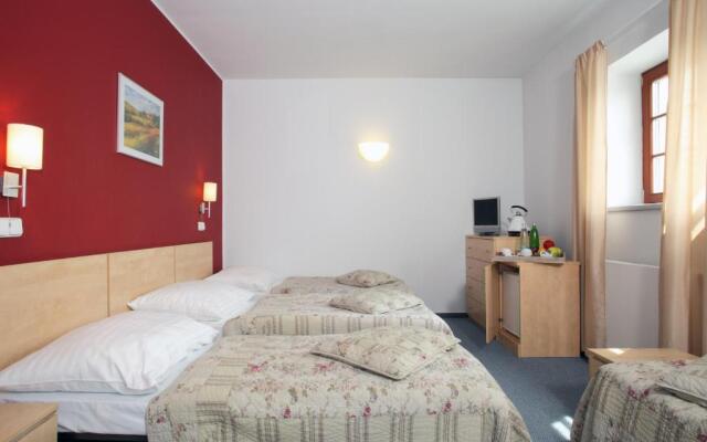 Hotel Chvalska Tvrz