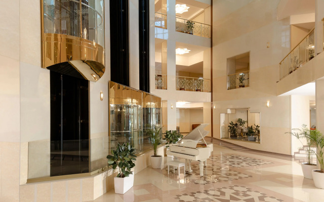 Ramada Plaza By Wyndham Gence