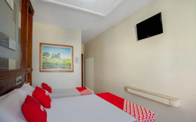 Oyo B Plaza Hotel