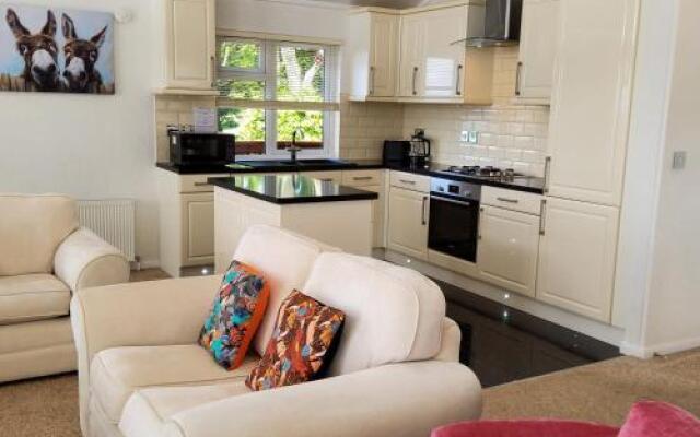 2 Cedar Lodge Park