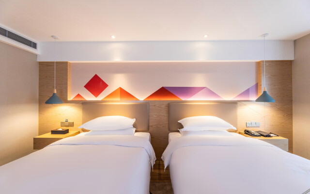 Berman Hotel (Guiyang southwest Trade City Jinyang bus station store)