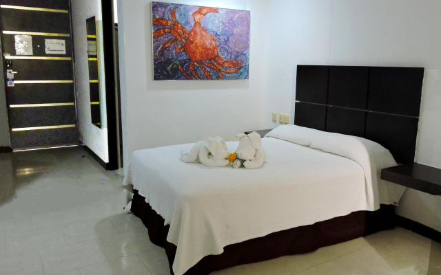 Hotel Plaza Playa - Near Playa del Carmen Main Beach