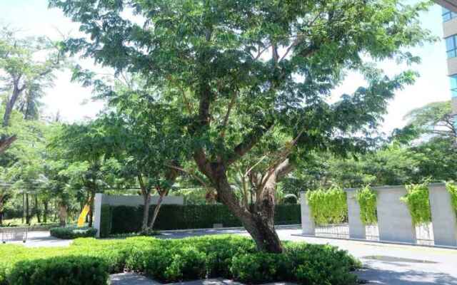 Rain Chaam Huahin by Jan Pool view เรน  หัวหิน WFH