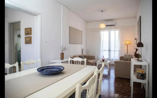 "aretis Apartment"- At The Foothills Of The Castle