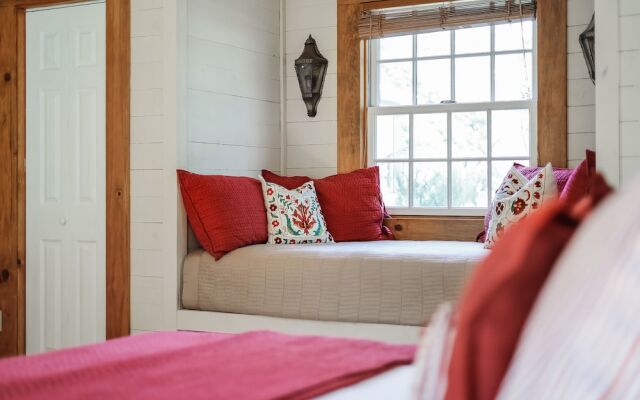 Lake Travis Waterfront Retreat