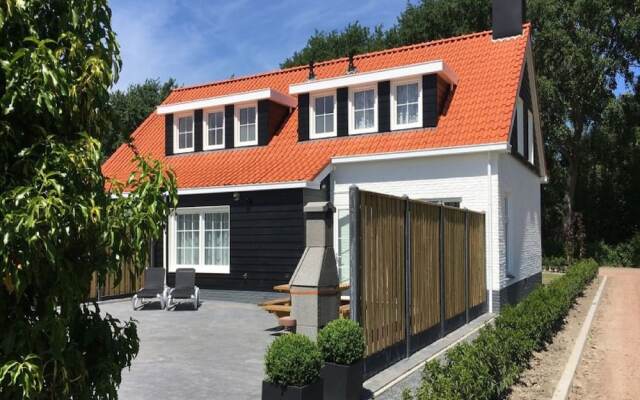 Very Comfortable and Cosy Holiday Home Just Outside Oostkapelle