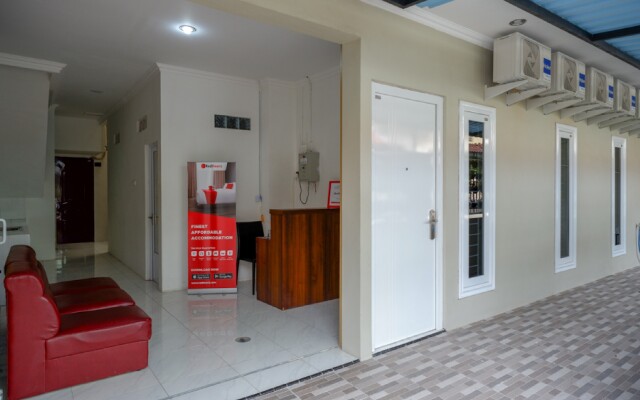 RedDoorz Hostel near Kota Lama Semarang