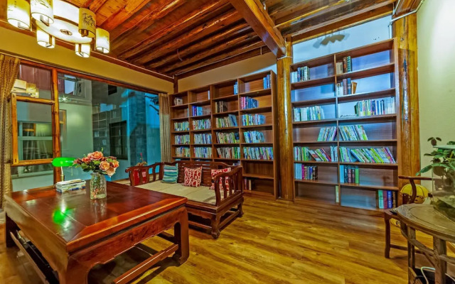 Dali BOOK INN