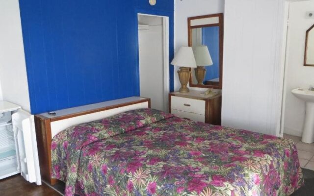 Royal Palms Motel