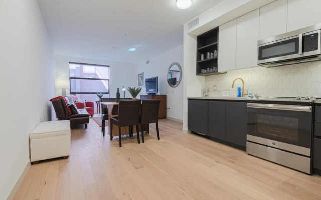 Gorgeous Hollywood Living - 2 Bedroom