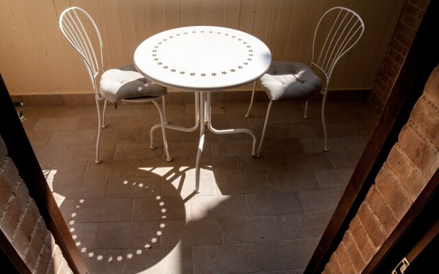 Bed and Breakfast Bric & Brac