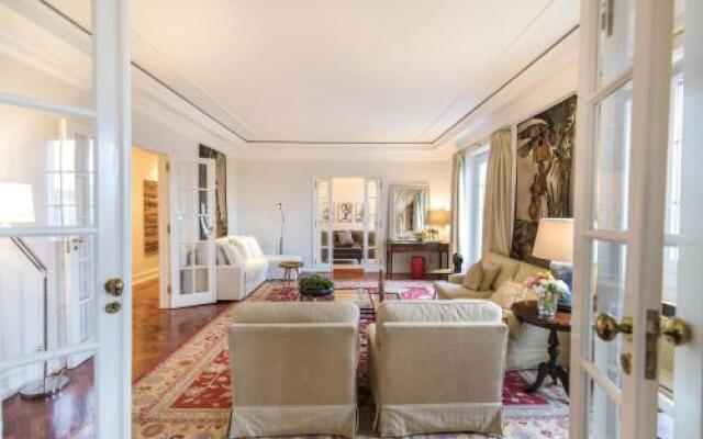 LovelyStay - Campo Pequeno Charming Apartment