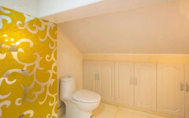 Jhouse Hongqiao Duplex Apartment