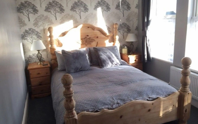 Pine Lodge Guest House