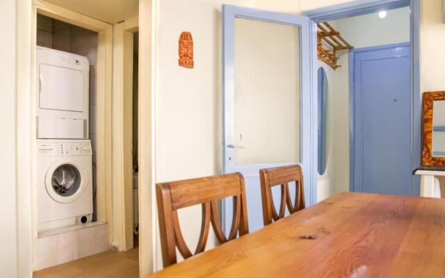 Vibrant and Central Flat in Karsiyaka Near Sea