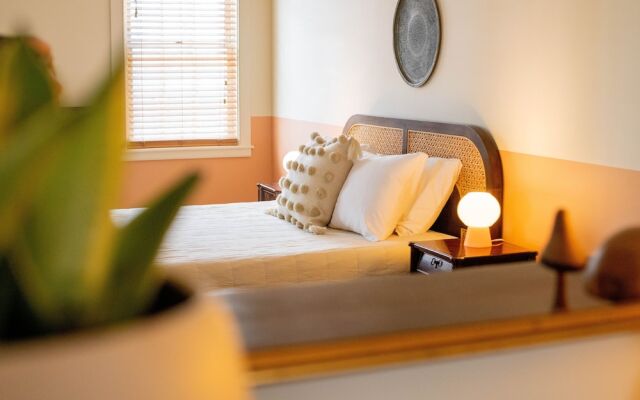 The Charleston House Bed & Breakfast