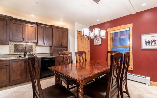 Tenderfoot Lodge by Summit County Mountain Retreats