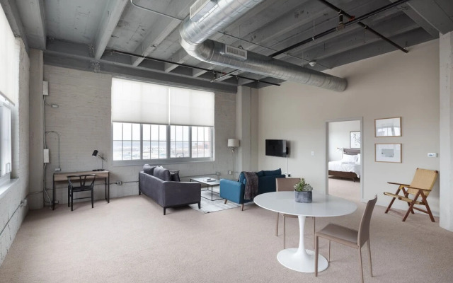 Spacious 1BR with Free Parking | Zen@Boss