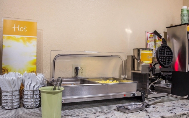 Woodland Inn & Suites