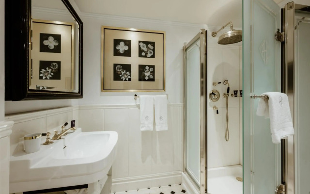 Schlosshotel Berlin By Patrick Hellmann
