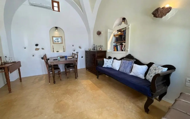 The Commander s House