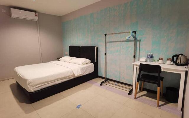 OYO HOME 90667 Chen Room Bs