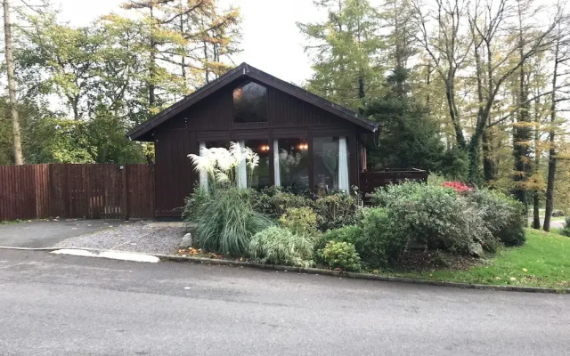 Hazel Lodge 26 with Hot Tub, Newton Stewart