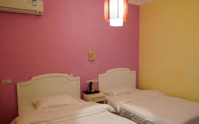 Yangshuo Romantic Hostel