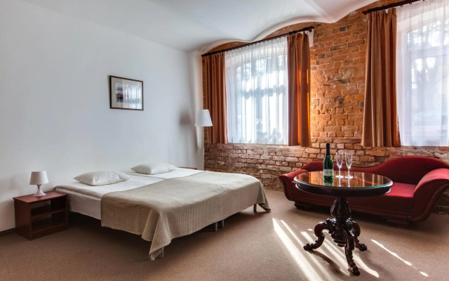 Janne Hotel