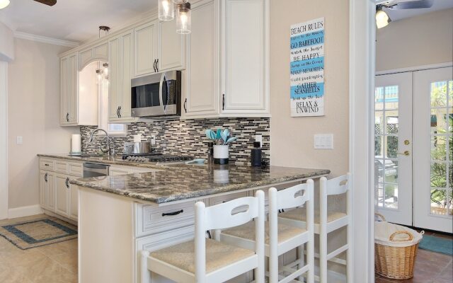 Asher House 4 Bedroom Home by Redawning